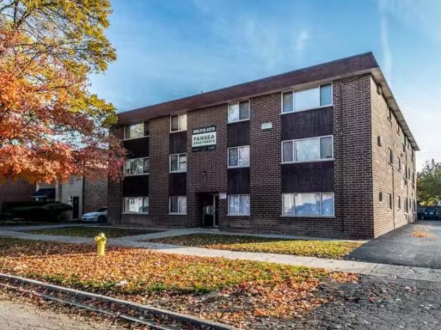 Condo for sale in Bedford Park