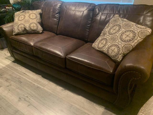 Room for rent in Canyon Country, California