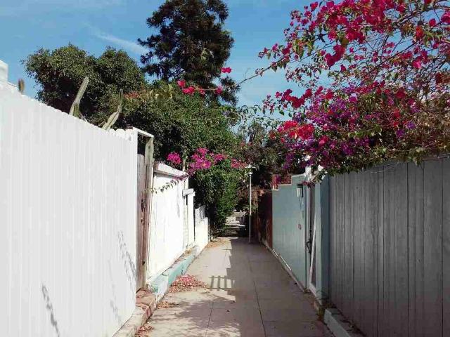 Apartment for rent in Canoga Park, California