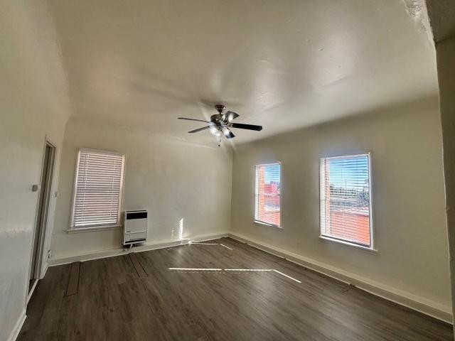 Apartment for rent in Canoga Park, California