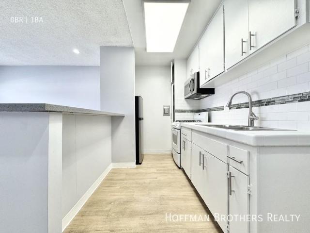 Apartment for rent in Canoga Park, California