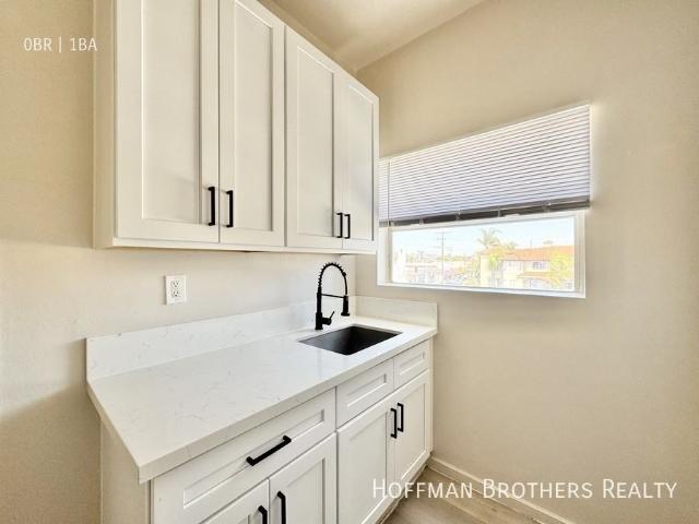 Apartment for rent in Canoga Park, California
