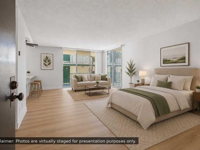 Apartment for rent in Canoga Park, California
