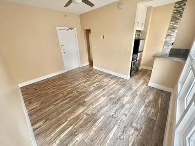 Apartment for rent in Canoga Park, California