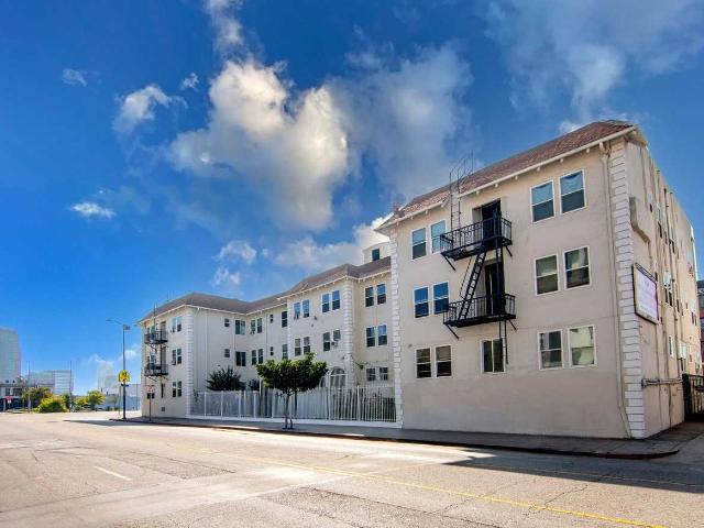 Apartment for rent in Canoga Park, California