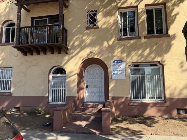 Apartment for rent in Canoga Park, California