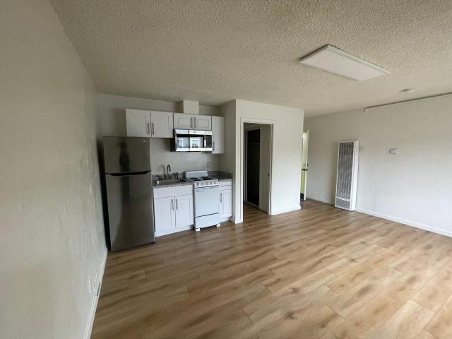 Apartment for rent in Clinton, Oakland