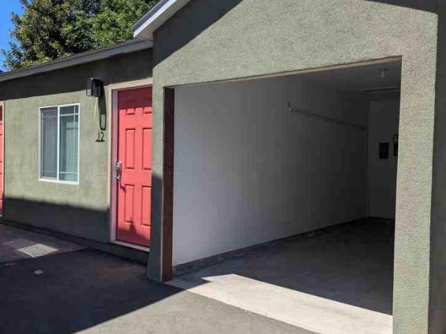 Apartment for rent in Canoga Park, California
