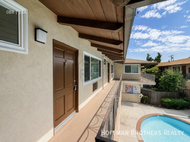 Apartment for rent in Canoga Park, California
