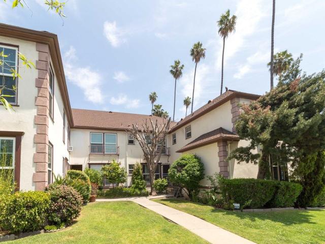 Apartment for rent in Canoga Park, California