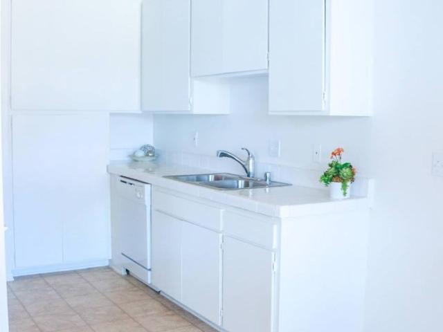 Apartment for rent in Huntington Beach, California