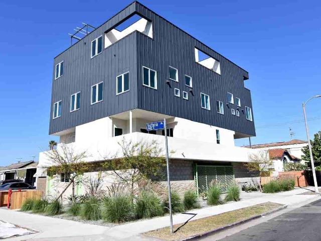Apartment for rent in Canoga Park, California