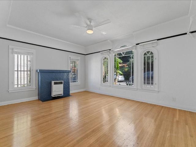 Apartment for rent in Canoga Park, California