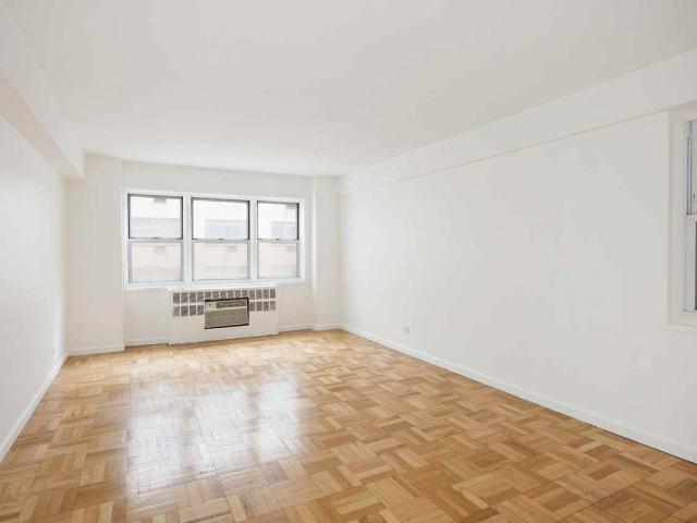 Apartment for rent in Arverne, New York