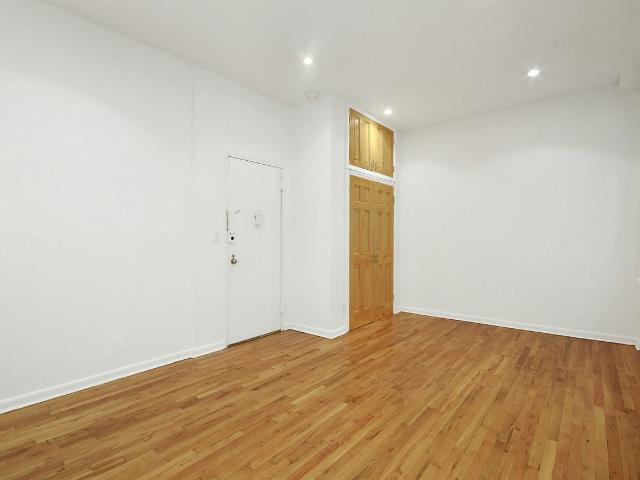 Apartment for rent in Arverne, New York