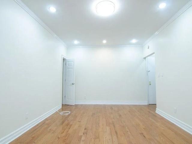 Apartment for rent in Arverne, New York