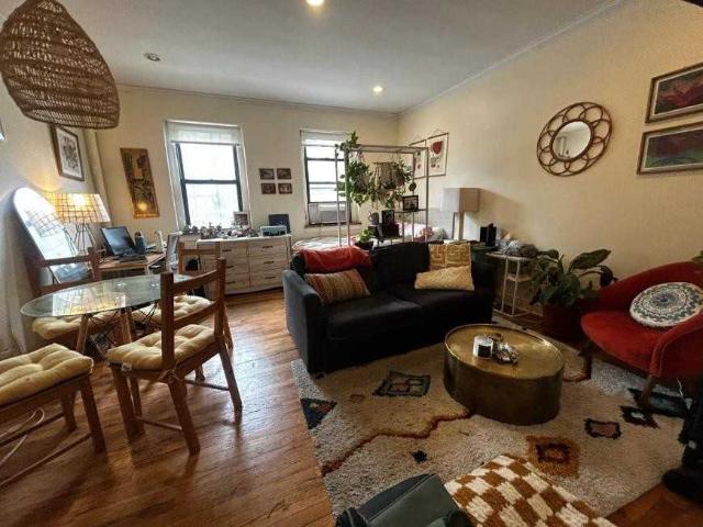 Apartment for rent in Arverne, New York