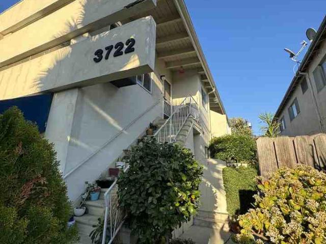 Apartment for rent in Canoga Park, California
