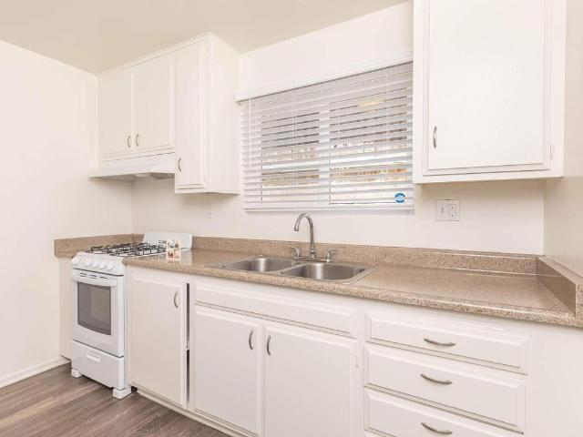 Apartment for rent in Huntington Beach, California