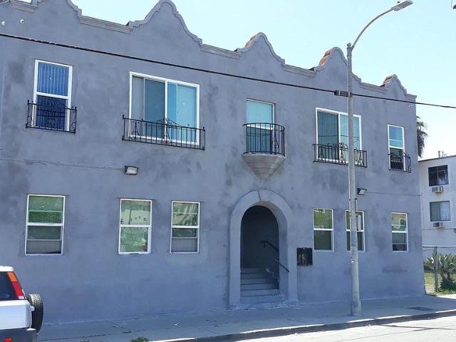 Apartment for rent in Canoga Park, California