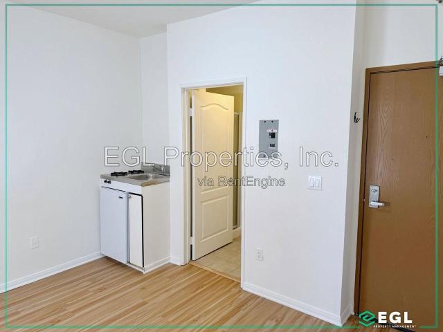 Apartment for rent in Canoga Park, California