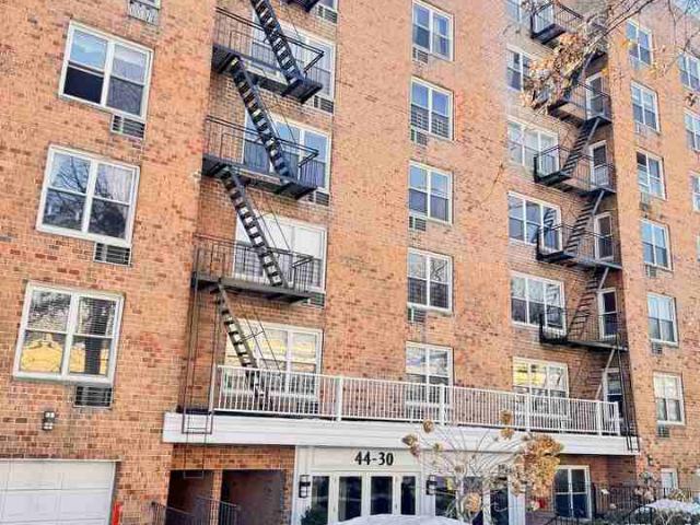 Apartment for rent in Arverne, New York