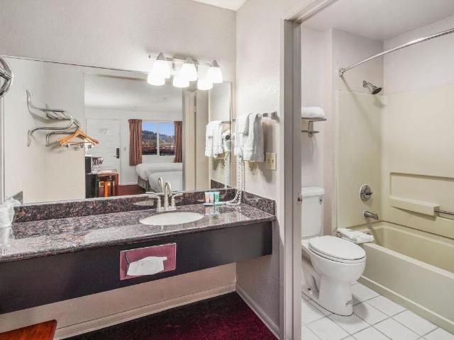 Apartment for rent in May Creek, Renton
