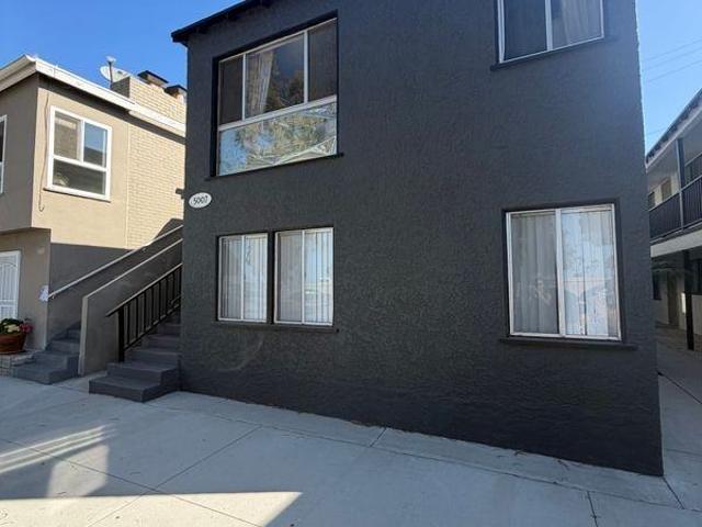 Apartment for rent in Long Beach, California