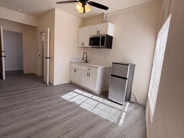 Apartment for rent in Long Beach, California