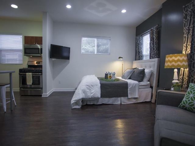 Apartment for rent in Canoga Park, California