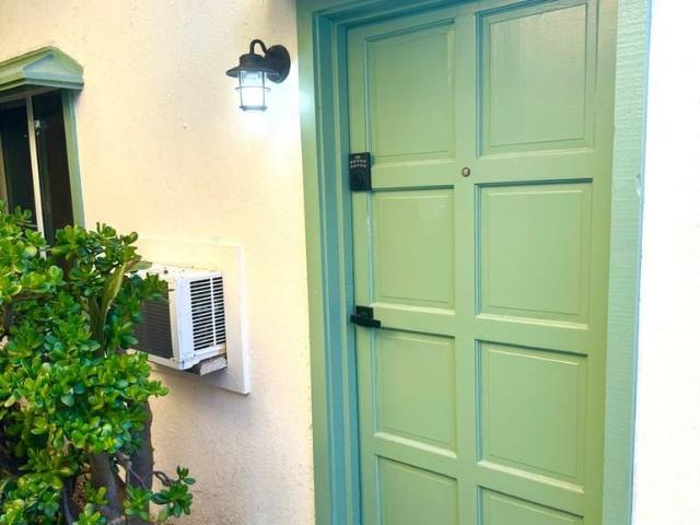 Apartment for rent in Canoga Park, California