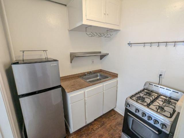 Apartment for rent in Canoga Park, California