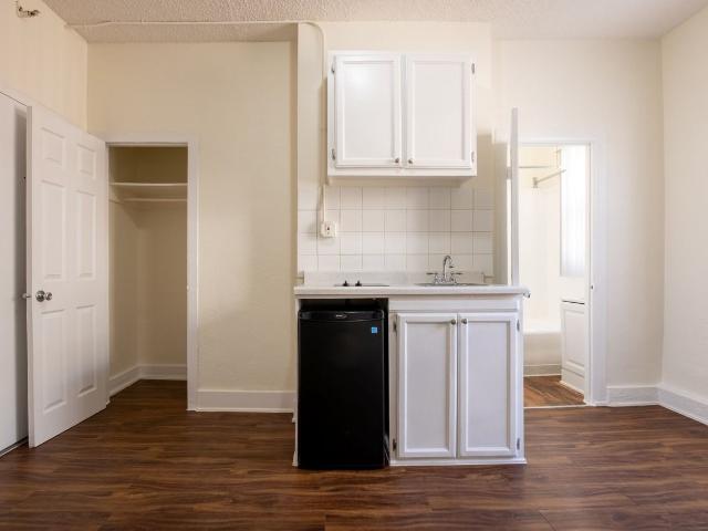 Apartment for rent in Canoga Park, California