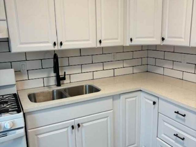 Apartment for rent in Canoga Park, California