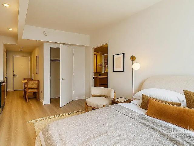 Apartment for rent in Arverne, New York