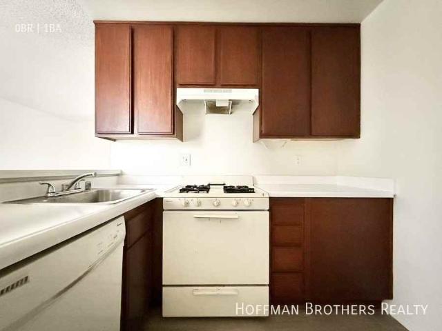 Apartment for rent in Canoga Park, California