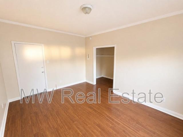 Apartment for rent in Canoga Park, California