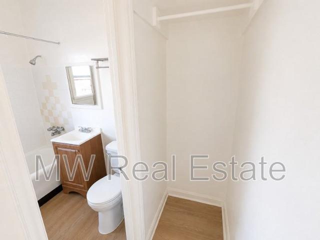 Apartment for rent in Canoga Park, California