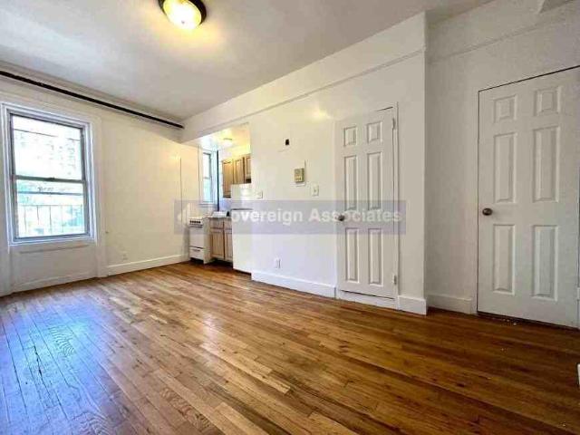 Apartment for rent in Arverne, New York