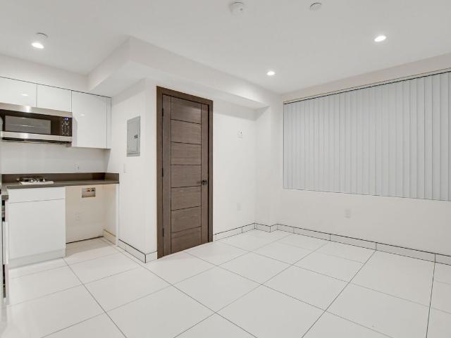 Apartment for rent in Canoga Park, California