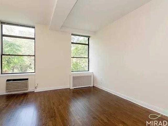 Apartment for rent in Arverne, New York