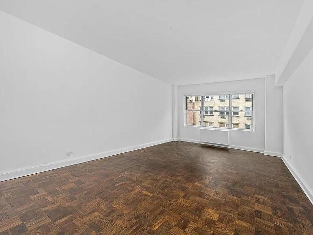 Apartment for rent in Arverne, New York
