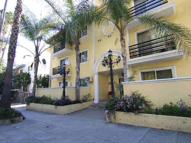 Apartment for rent in Canoga Park, California