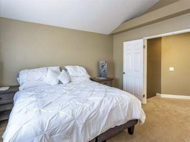 Apartment for rent in Costa Mesa, California
