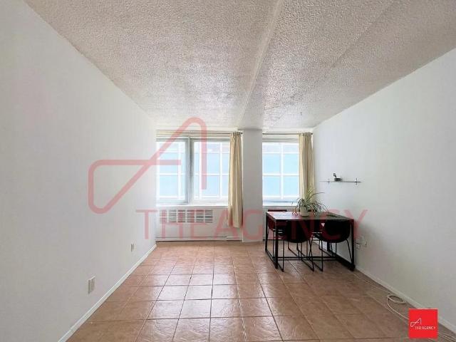 Apartment for rent in Arverne, New York
