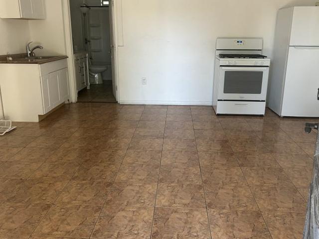 Room for rent in Long Beach Room for rent in Long Beach
