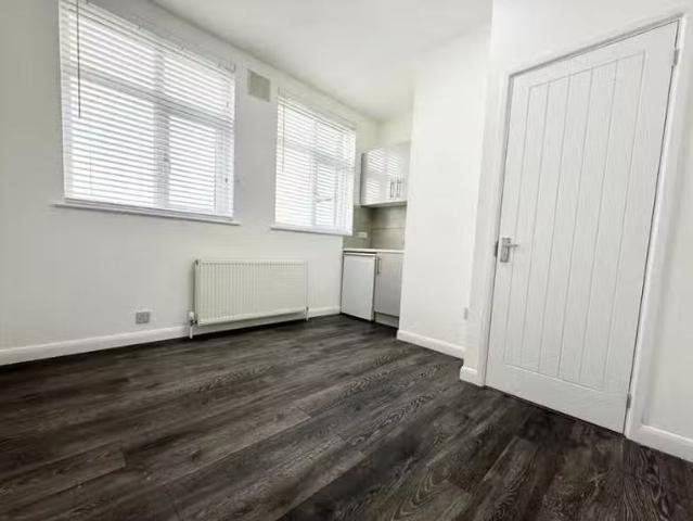 Apartment for rent in Petts Wood, Greater London