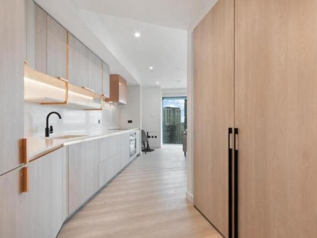 Apartment for rent in Canary Wharf, Greater London