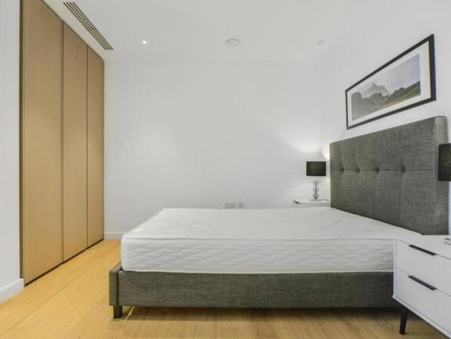 Apartment for rent in Cat Hill, England