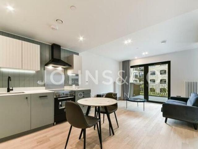 House for rent in Brentford End, Greater London